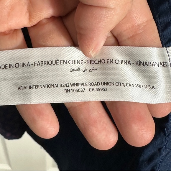 Men's Ariat button down shirt, Med. Cotton/spandex, paisley. Office, date night - Picture 4 of 10